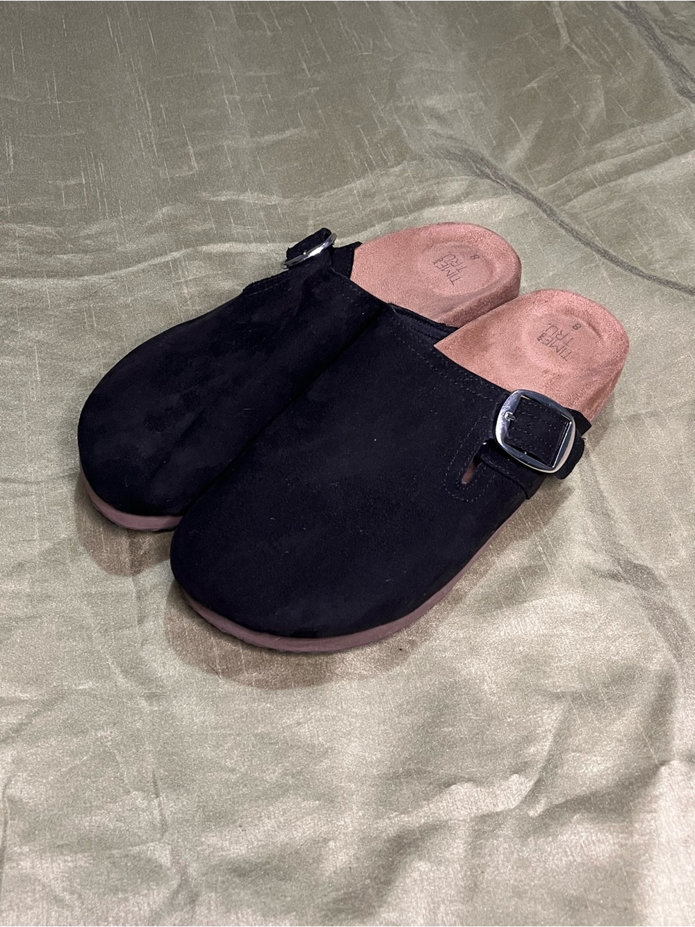 Women’s Slides-Size 8